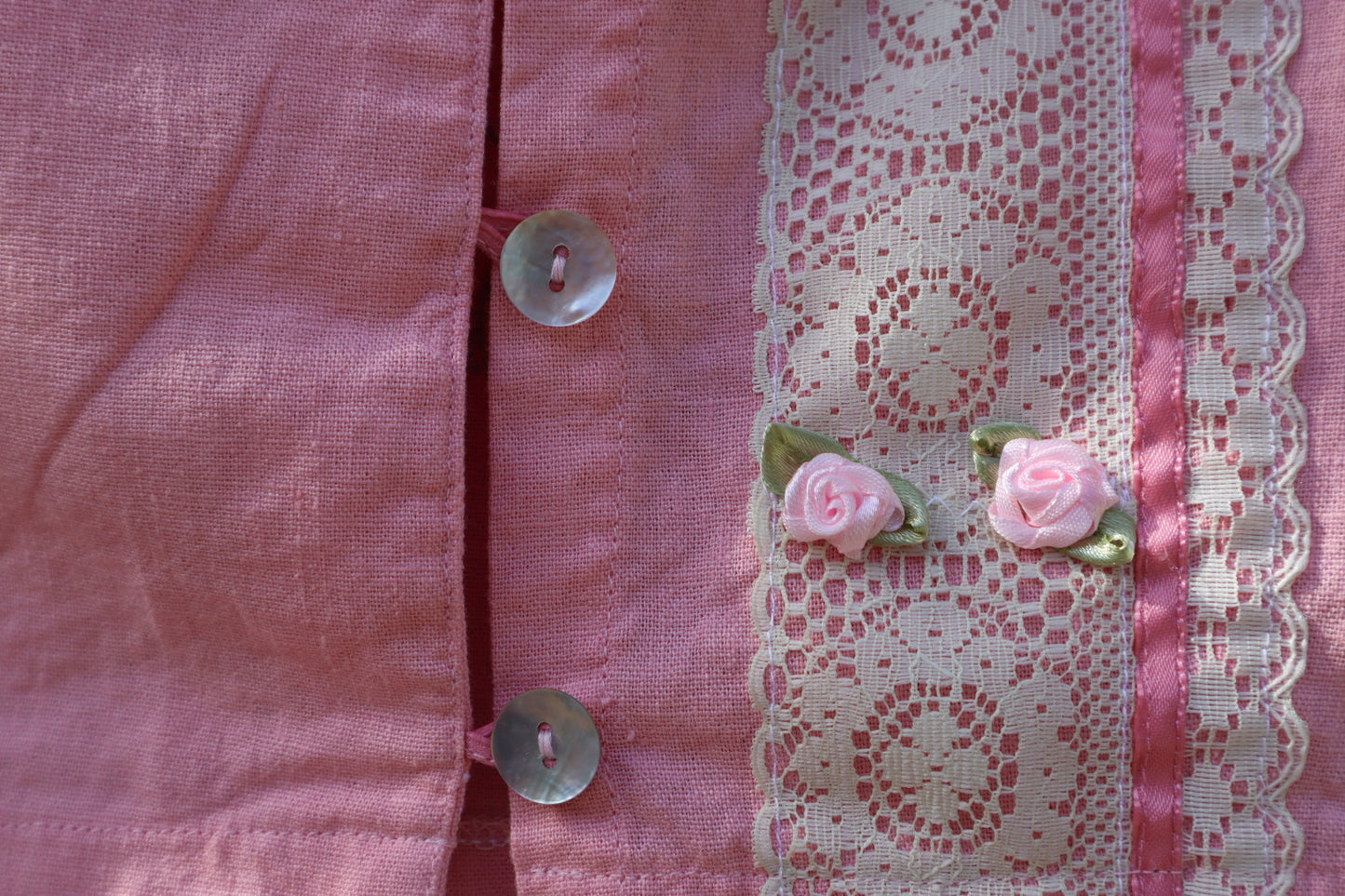 "La Flor" Pink Embroidered Crop Top