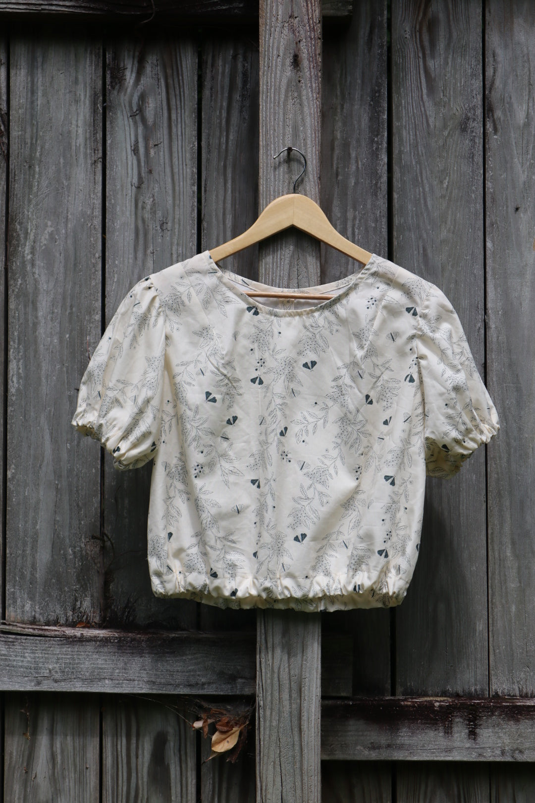 "The Queen" Cream Puffed Sleeve Top